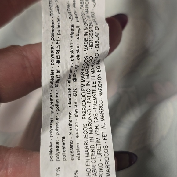 Zara Green Floral Buttondown Sheath Dress with Sweetheart Neckline - Picture 9 of 9